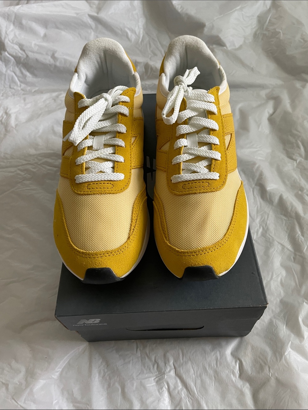 New Balance Yellow Beige Unisex Sneakers Sz-Men/ 8 1/2, Women 10 NWT - Picture 7 of 16